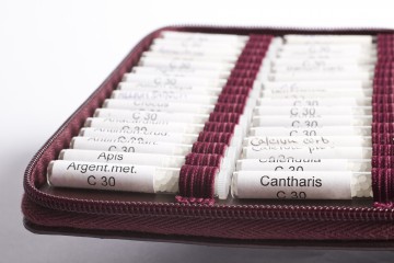 teaserimage-Das gehört in eine Globuli Taschenapotheke!